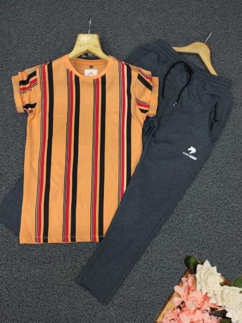  Men's Round Neck T-shirt + Trousers with Track Paint.
