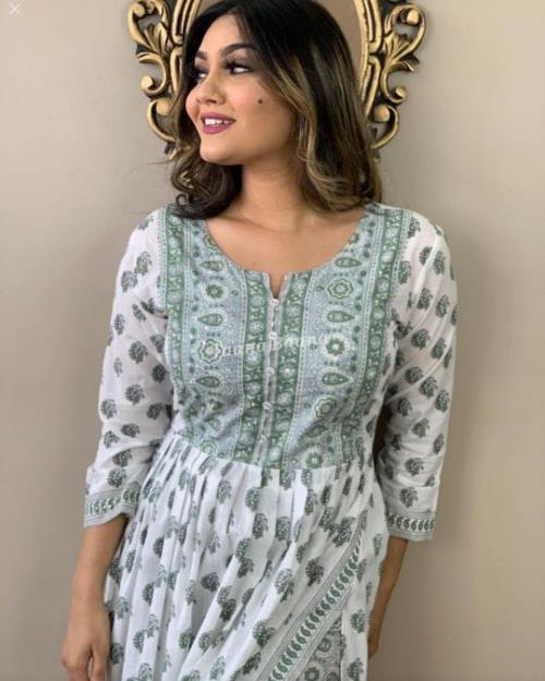 Rayon 14g Naira cut printed kurti with printed pant.