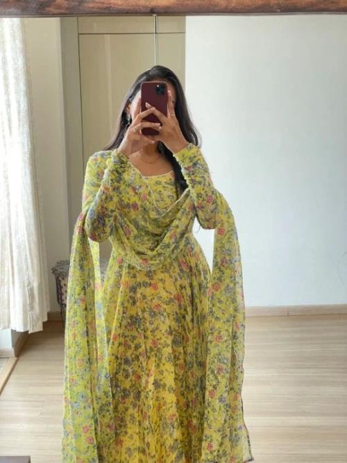 Flower Maxy gown with Dupatta.