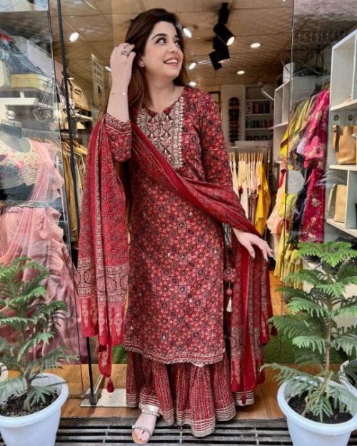 LATEST BEAUTIFUL COTTON PRINTED.