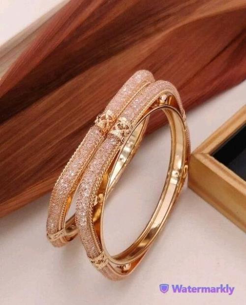 MICRO DIAMOND GOLDEN BANGLE SET