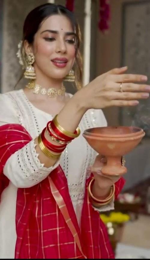 FULL STRAIGHT  KURTI PANT WITH DUPATTA.