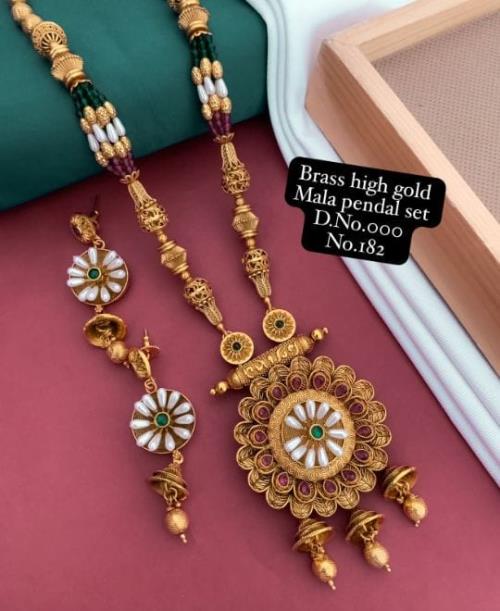 BRASS HIGH GOLD MALA PENDAL SET.