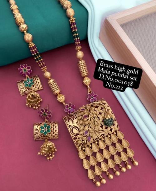 BRASS HIGH GOLD MALA PENDAL SET.