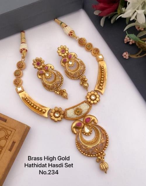 Brass High Gold Hasdi SetBrass High Gold Hathidat Hasadi Set.