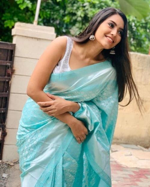 BEAUTIFUL RICH PALLU & JACQUARD WORK ON ALL OVER THE SAREE.