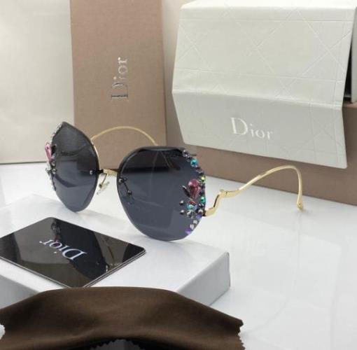  DIOR LADY SUNGLASSES.