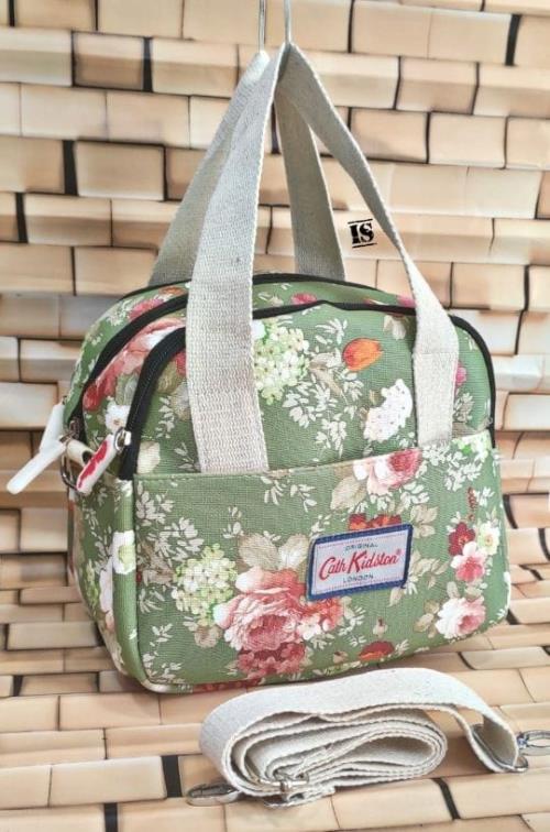 CATH KISTON 3 COMPARTMENT FROM POCKET WITH LONG ADJUSTABLE BELT | SIZE 9X8
