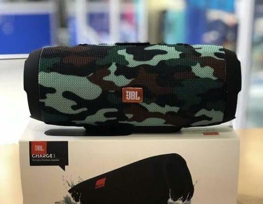  JBL CHARGE 3 BLUETOOTH SPEAKER.