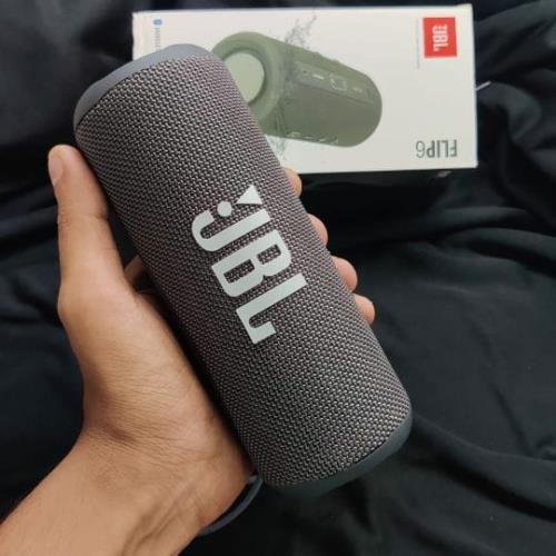 JBL FLIP 6 : DARE TO LISTEN  .