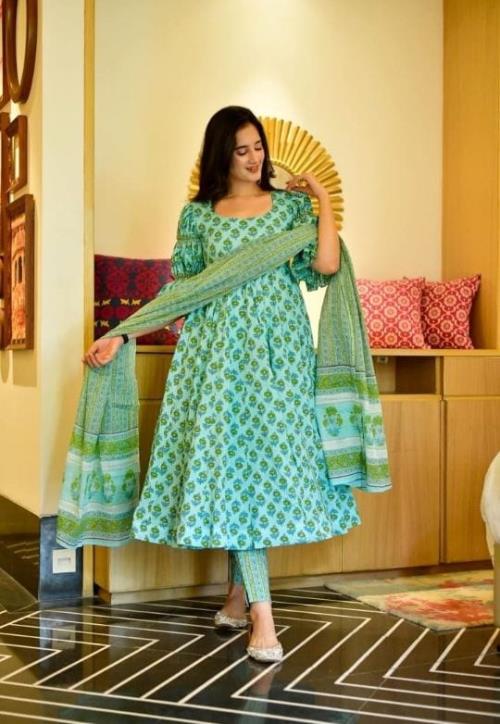 Anarkali with pent and duppta is made with the highest quality Pure Rayon fabrics.