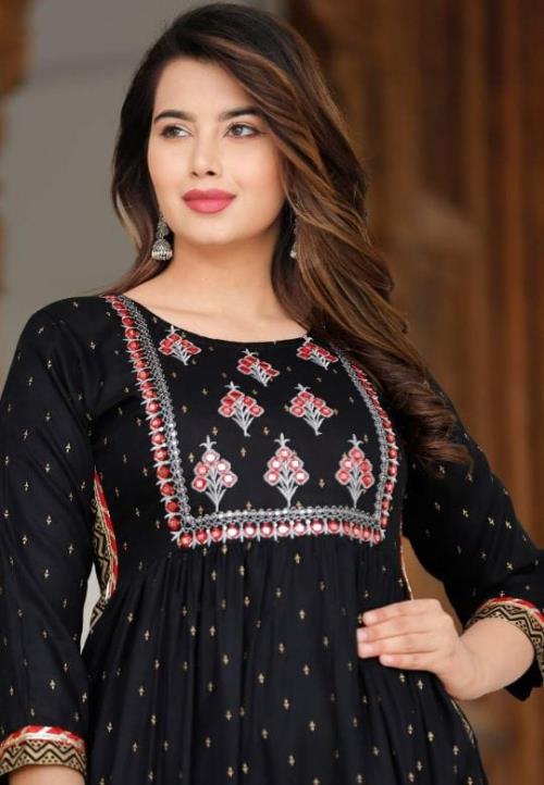 Naira special Black.