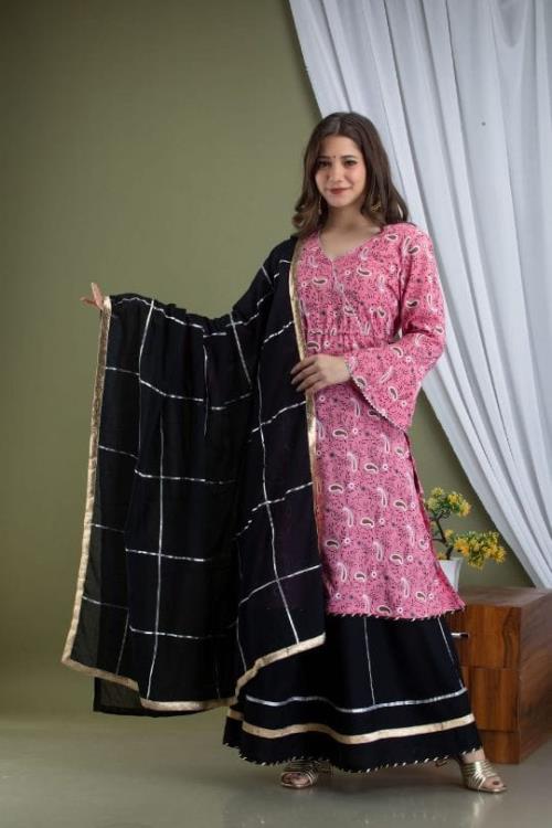 Beautiful Heavy Fine Quality Reyon Fabric Printed Samosa Lace Work Kurti With Skirt .