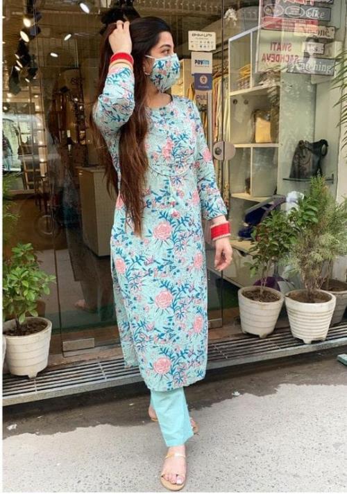  Beautiful cotton kurta With yoke nd fabric buttons  With beautiful tasells.