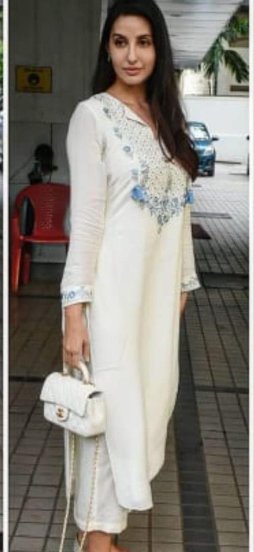 Nora ali Khan suit in trend