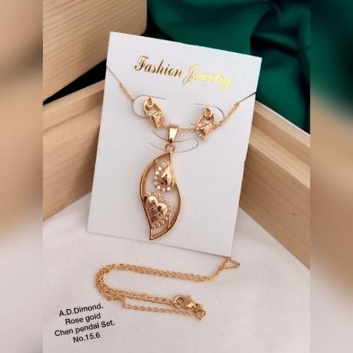 Rose Gold Antique Pendal Butti Set.