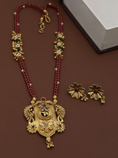 Premium Designer Neckless Set.
