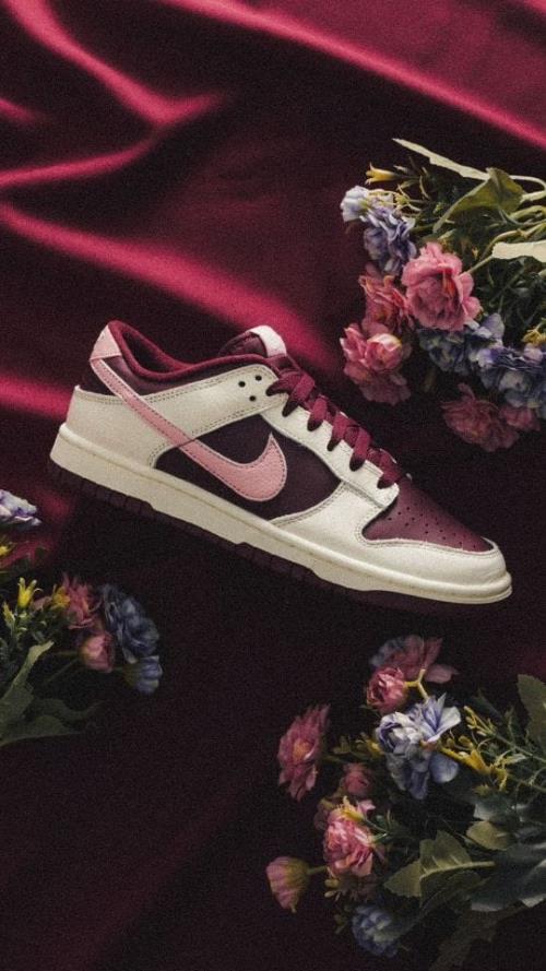  NIKE inspired SB DUNK VALENTINE'S.
