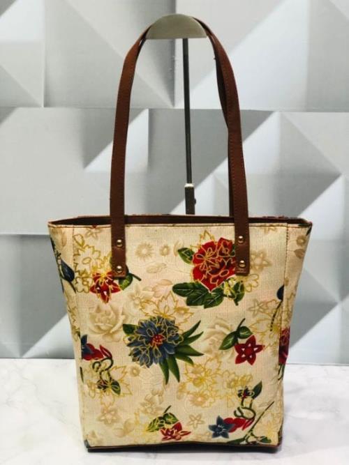 The IKAT Bag has 2 zipper compartment .