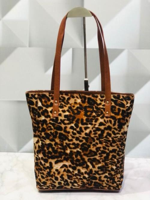 The IKAT Bag has 2 zipper compartment .