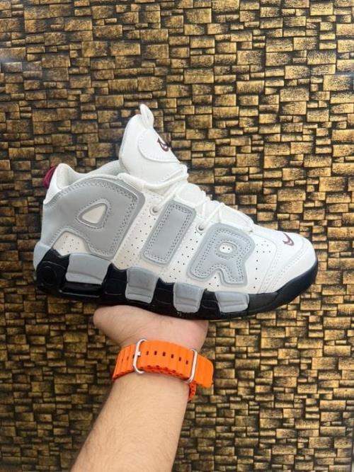 IMPORTED SHOES OF AIR.