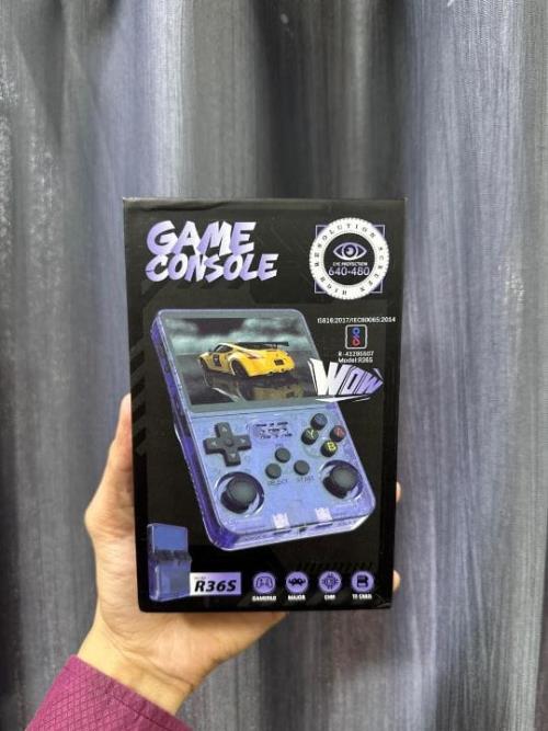 New World R36S Retro Handheld Video Game Console 3.5 inch Retro Handheld Video Games Consoles Built-