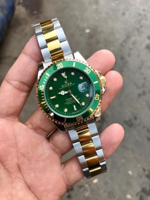 Rolex Submariner Date Green Hulk .