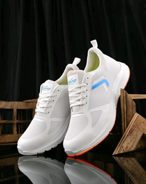 THE KNOOS SNEAKERS .
