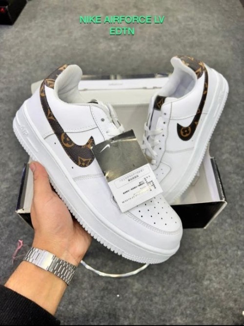 NIKE AIRFORCE.