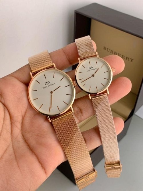 DW COUPLE WATCH SET .