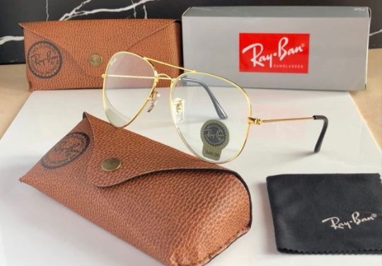Rayban Aviator unisex model.