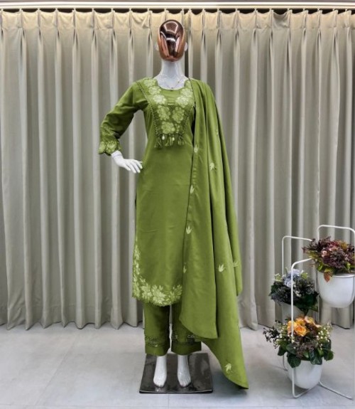 Inspired by Designer Wear – Exclusive & Comfortable Women’s Suit Set | Rayon Slub Cotton Fabric | St