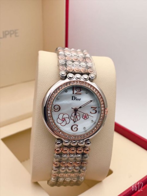 Premium High Quality Chain Ladies Watch.