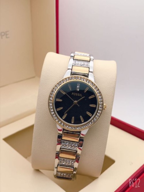 Premium High Quality Chain Ladies Watch.