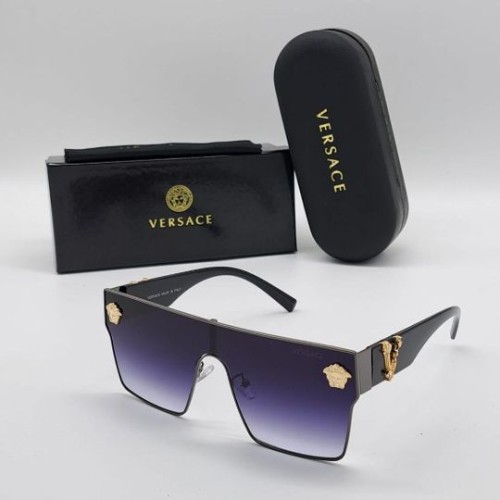 VERSACE .